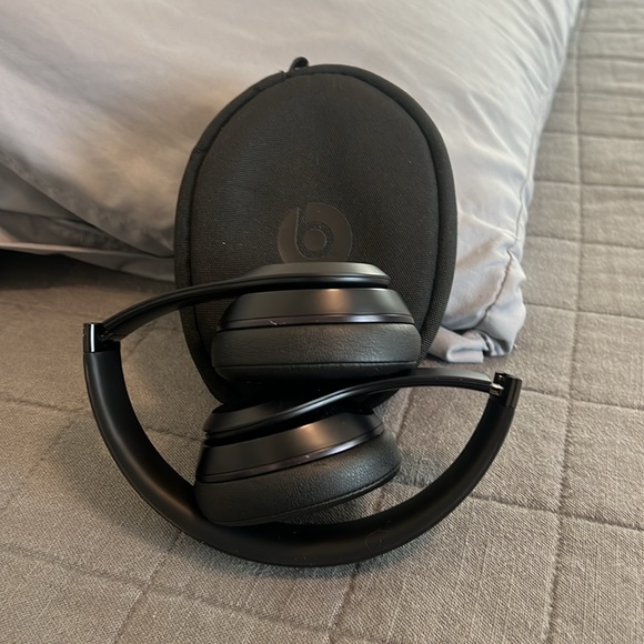 Beats Solo3 Bluetooth wireless - Picture 4 of 4